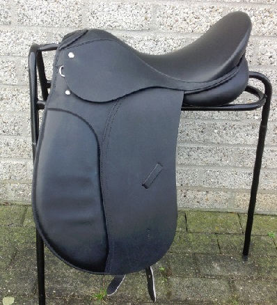 [drmer01] Dressuurzadel Merkloos (149GL)