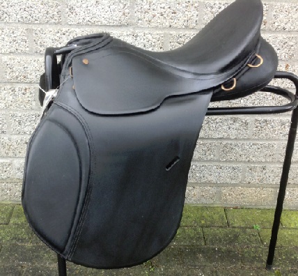 Veelzijdigheidszadel Imperial Riding (70GL)